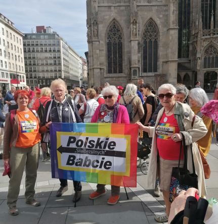 Polnische OMAS GEGEN RECHTS sind beim Europaforum in Wien auch mit dabei.